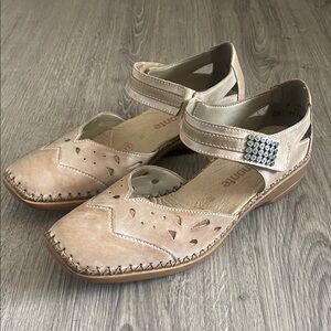 Remonte Women’s
Antistress Mary Jane Leather Shoes Size 39